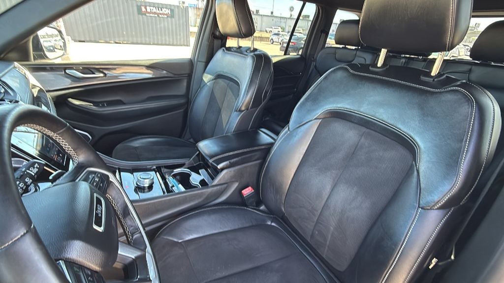 2022 Jeep Grand Cherokee Altitude