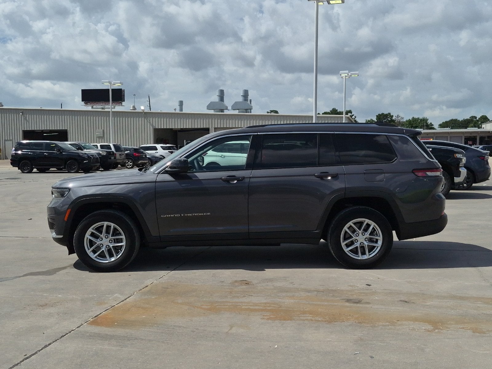 2023 Jeep Grand Cherokee L Laredo