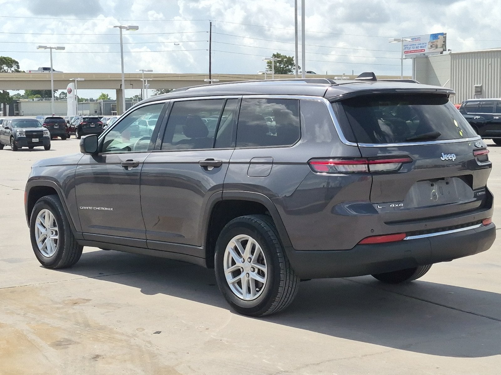 2023 Jeep Grand Cherokee L Laredo