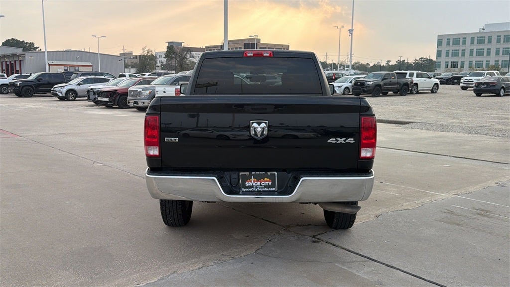 2024 RAM 1500 SLT