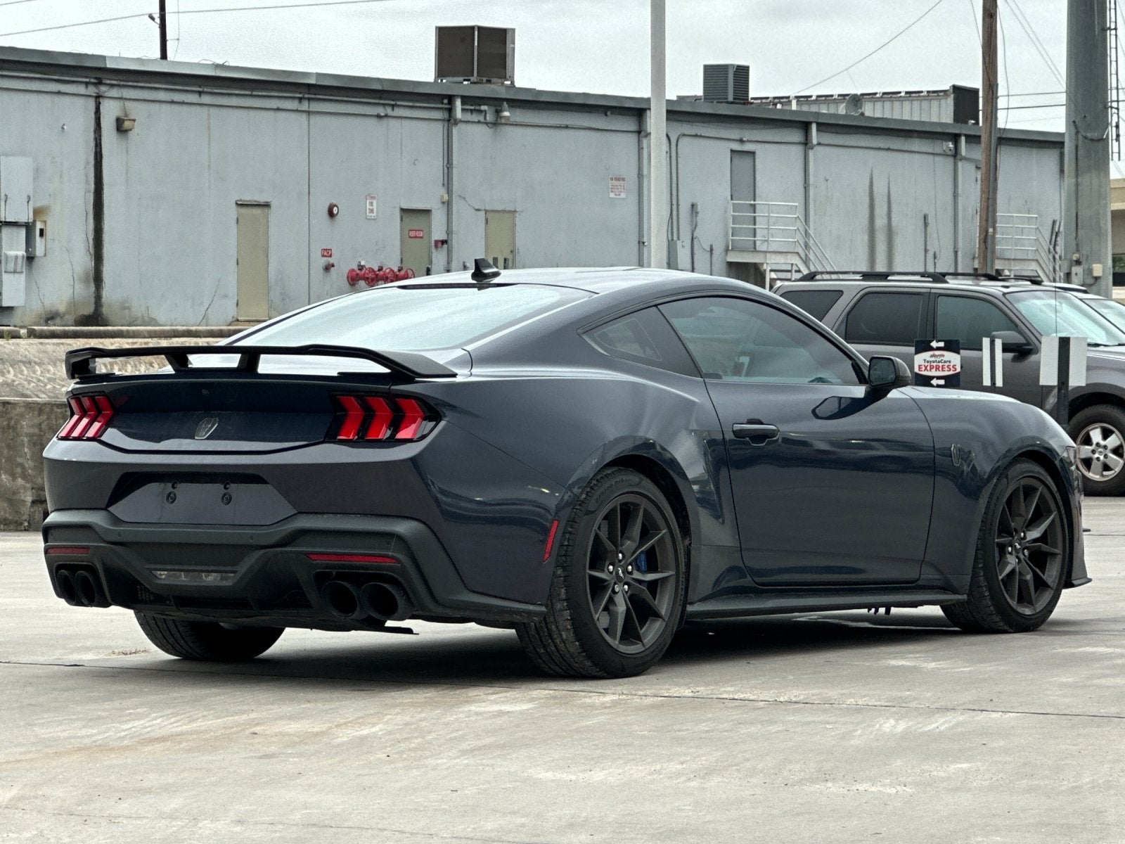 2025 Ford Mustang Dark Horse