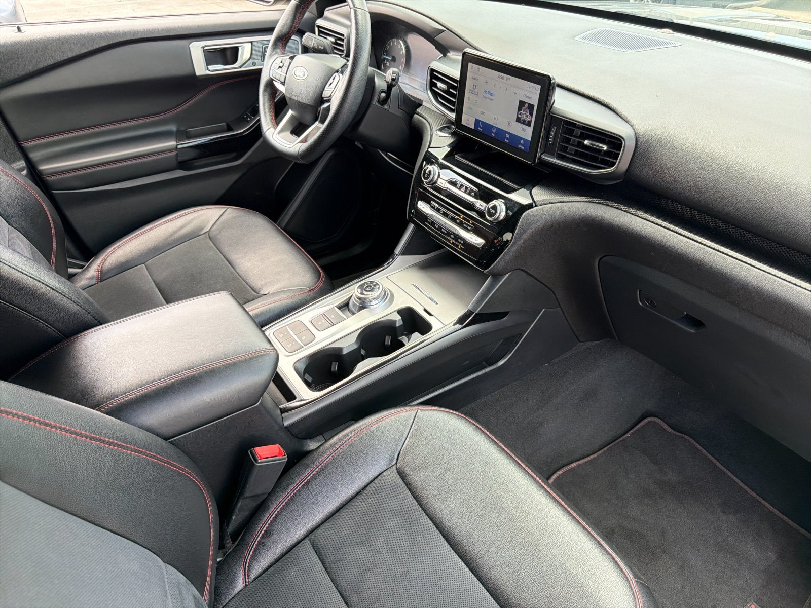2022 Ford Explorer ST-Line