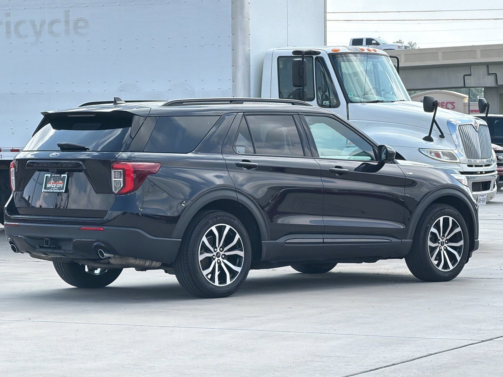 2022 Ford Explorer ST-Line