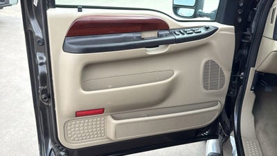 2006 Ford F-350SD Lariat DRW