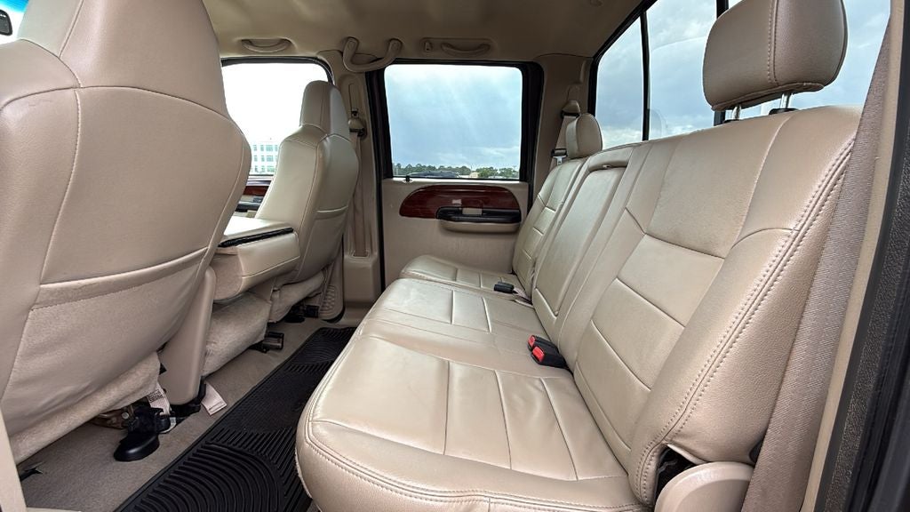 2006 Ford F-350SD Lariat DRW