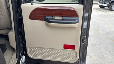 2006 Ford F-350SD Lariat DRW