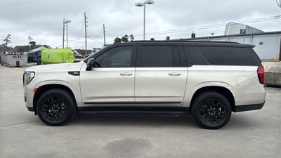 2022 GMC Yukon XL SLT