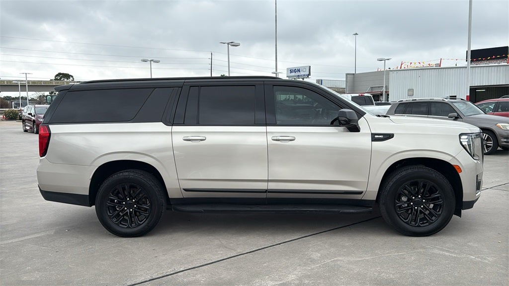 2022 GMC Yukon XL SLT