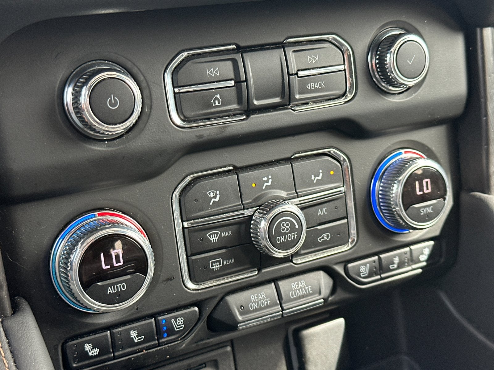 2021 GMC Yukon XL AT4