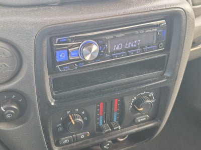 2004 Chevrolet Trailblazer LS