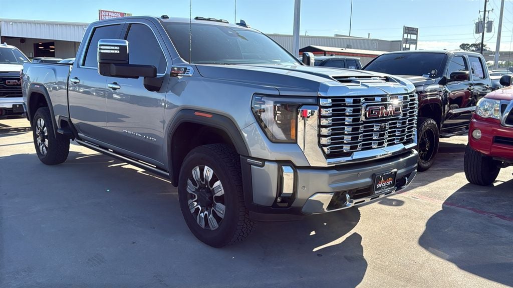 2025 GMC Sierra HD Denali