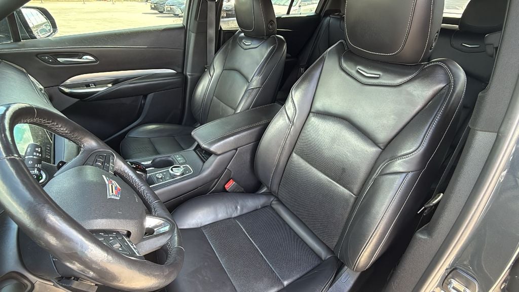 2021 Cadillac XT4 Premium Luxury