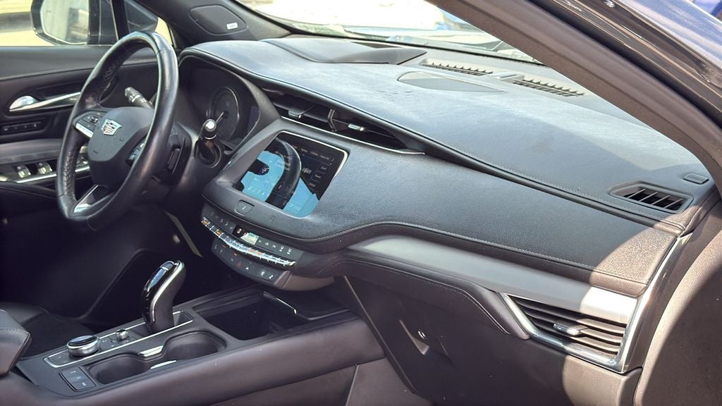 2021 Cadillac XT4 Premium Luxury