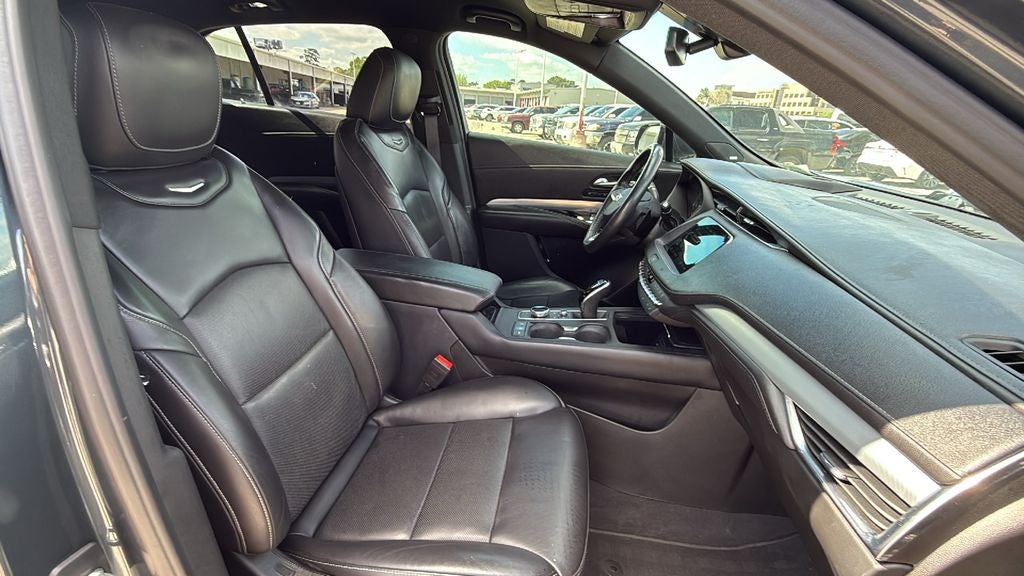 2021 Cadillac XT4 Premium Luxury