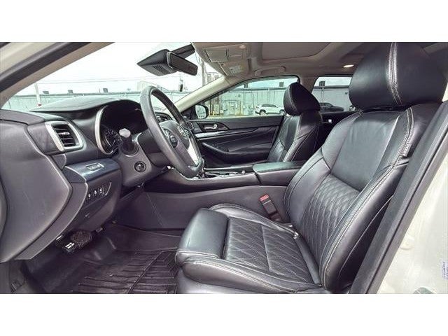 2023 Nissan Maxima Platinum