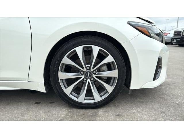 2023 Nissan Maxima Platinum