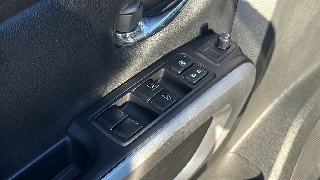 2022 Nissan Titan SV