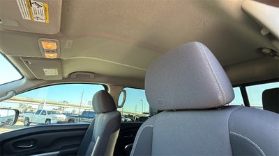 2022 Nissan Titan SV