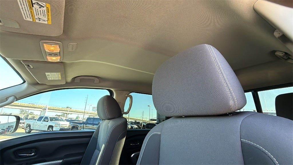 2022 Nissan Titan SV