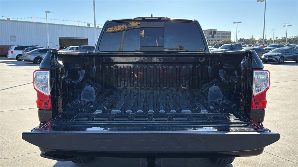 2022 Nissan Titan SV