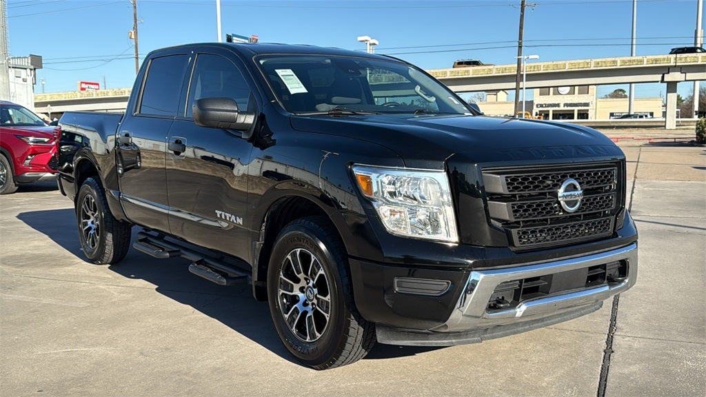2022 Nissan Titan SV