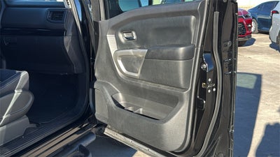 2022 Nissan Titan SV