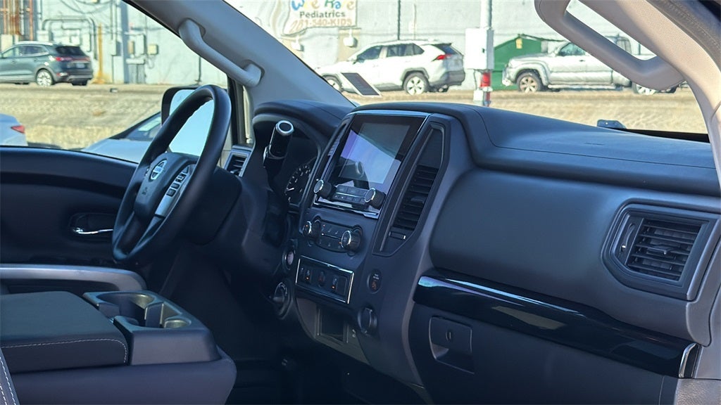 2022 Nissan Titan SV