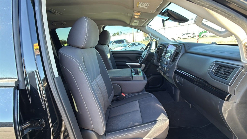 2022 Nissan Titan SV