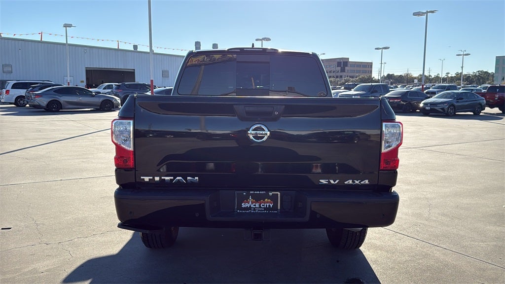2022 Nissan Titan SV