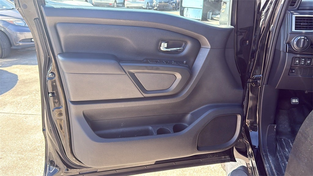 2018 Nissan Titan SV