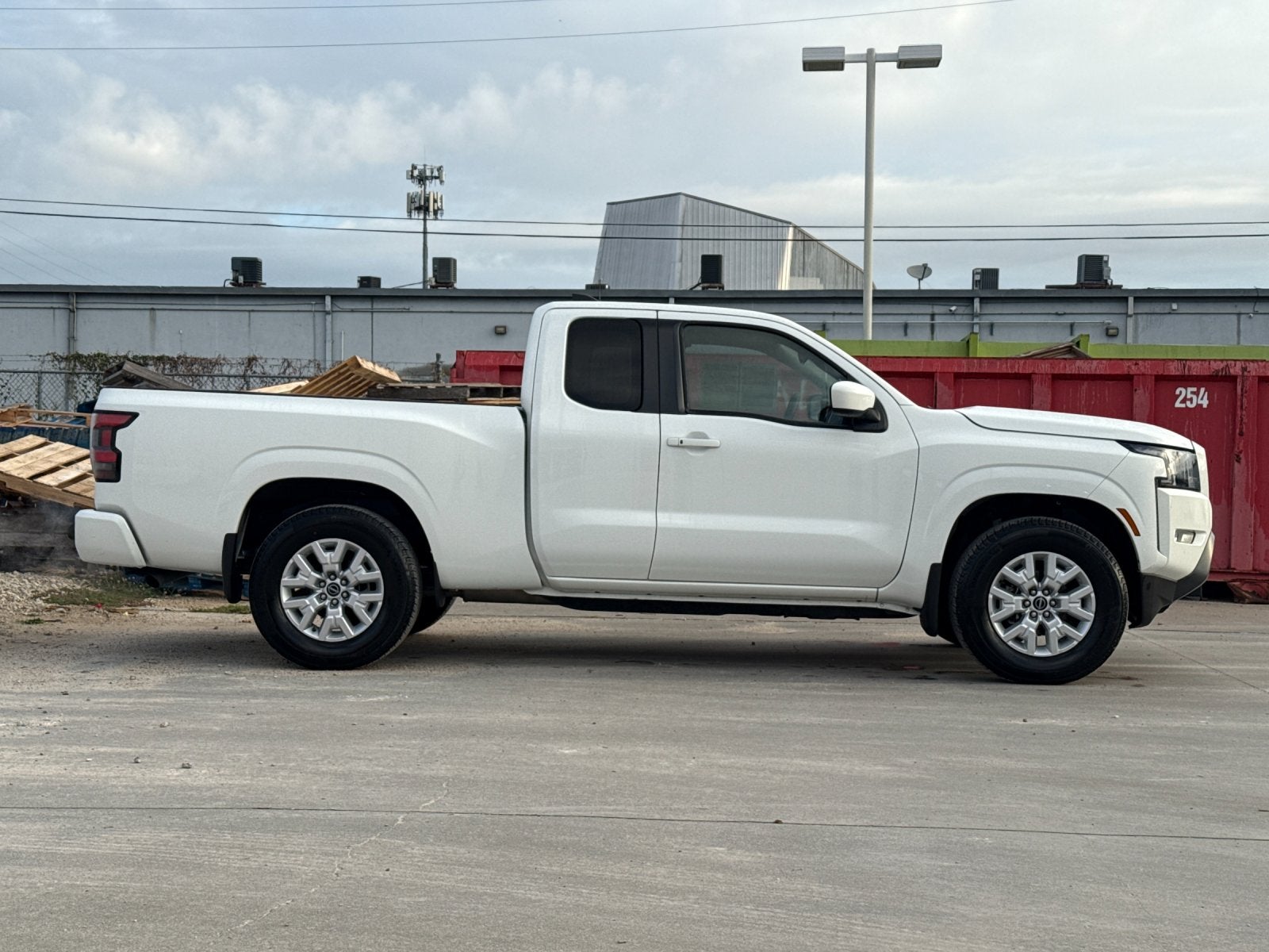 2024 Nissan Frontier SV