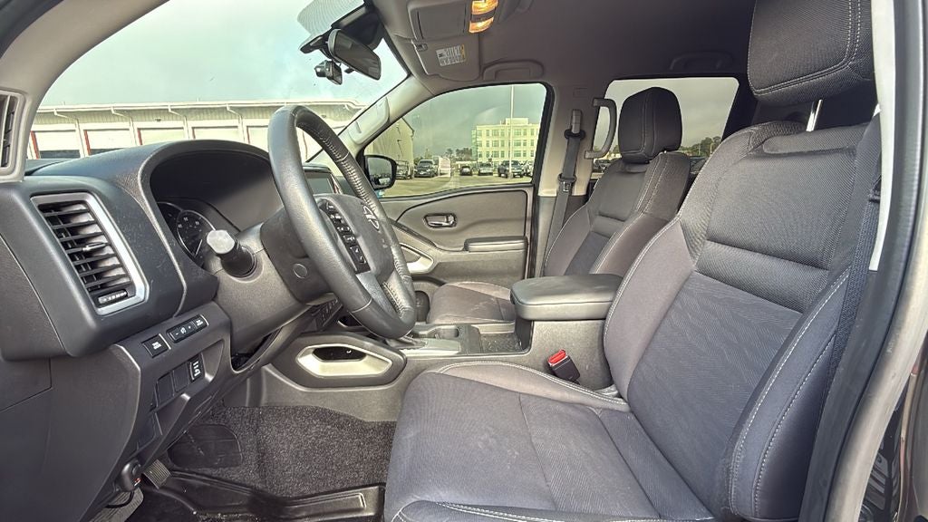 2024 Nissan Frontier SV