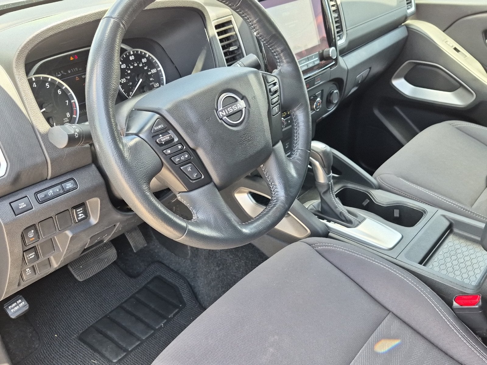 2024 Nissan Frontier SV