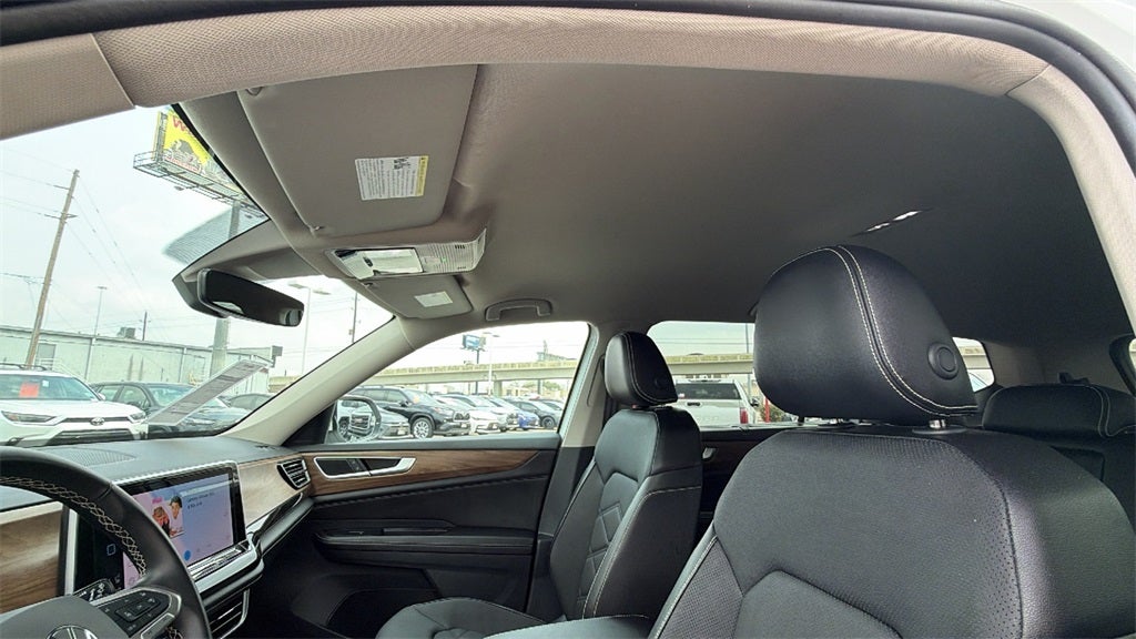 2025 Volkswagen Atlas 2.0T SE w/Technology