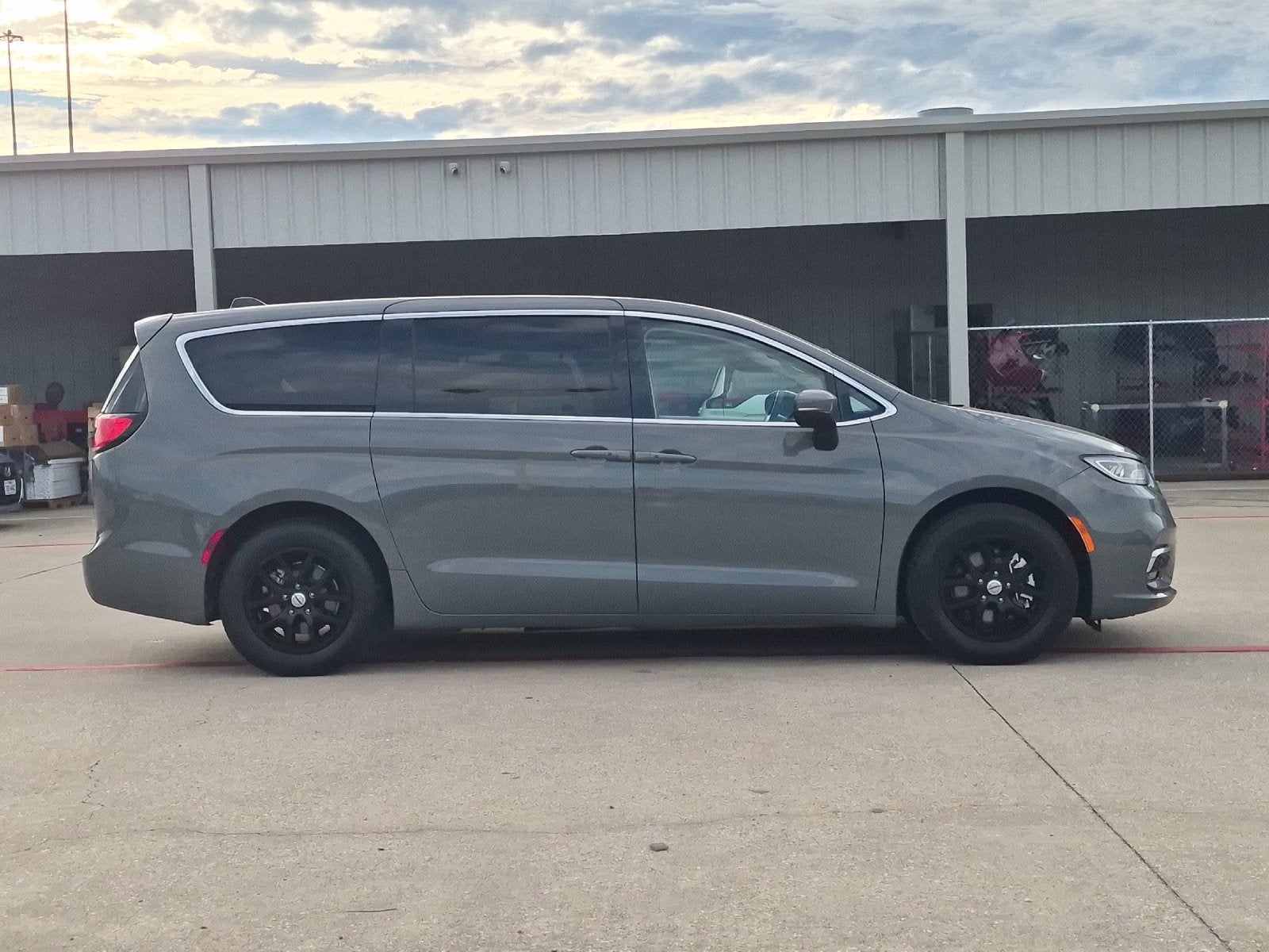 2023 Chrysler Pacifica Touring L
