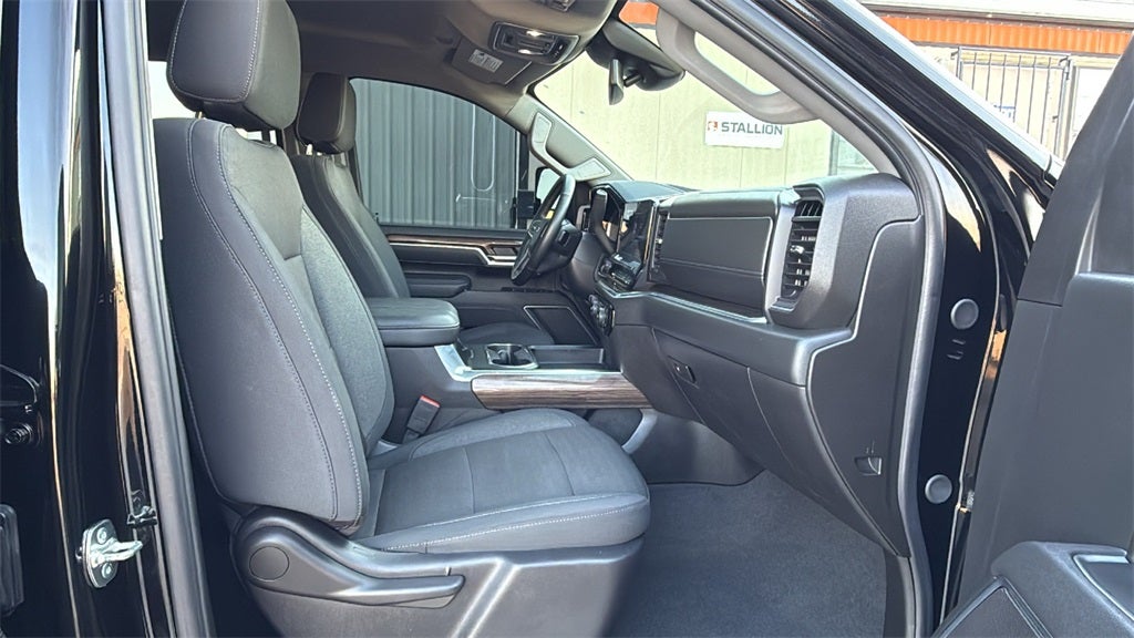 2025 Chevrolet Silverado HD LT