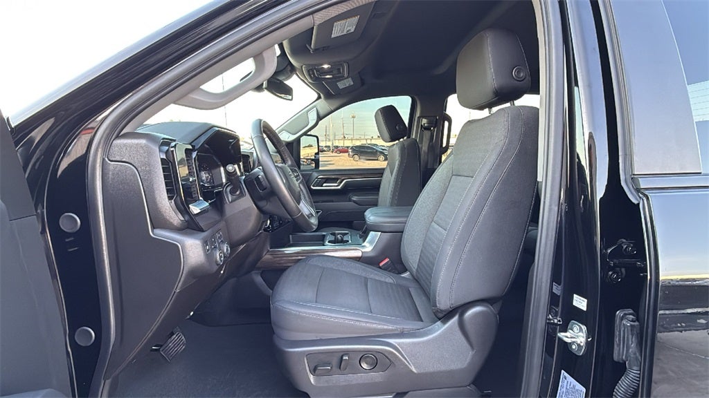 2025 Chevrolet Silverado HD LT