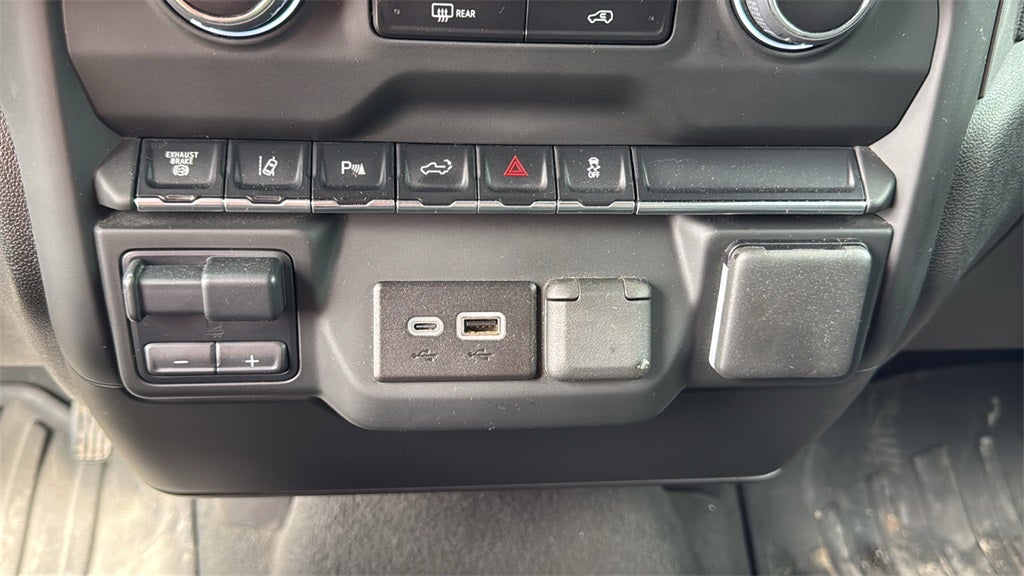 2024 Chevrolet Silverado HD Custom