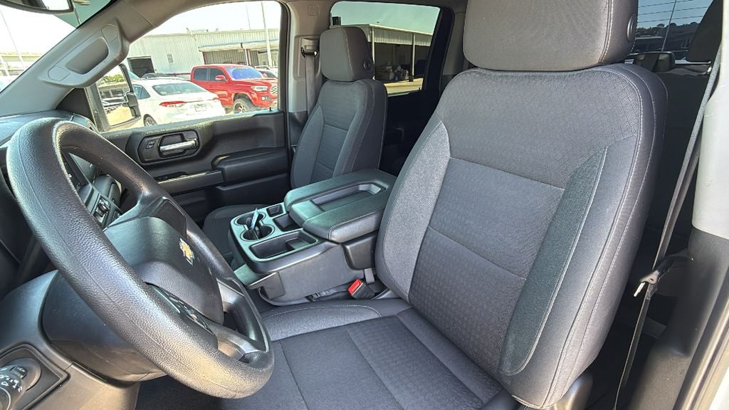 2024 Chevrolet Silverado HD Custom