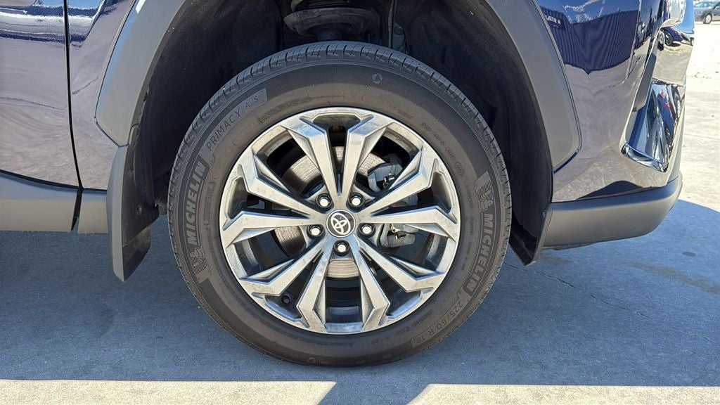 2024 Toyota RAV4 HYBRID XLE Premium