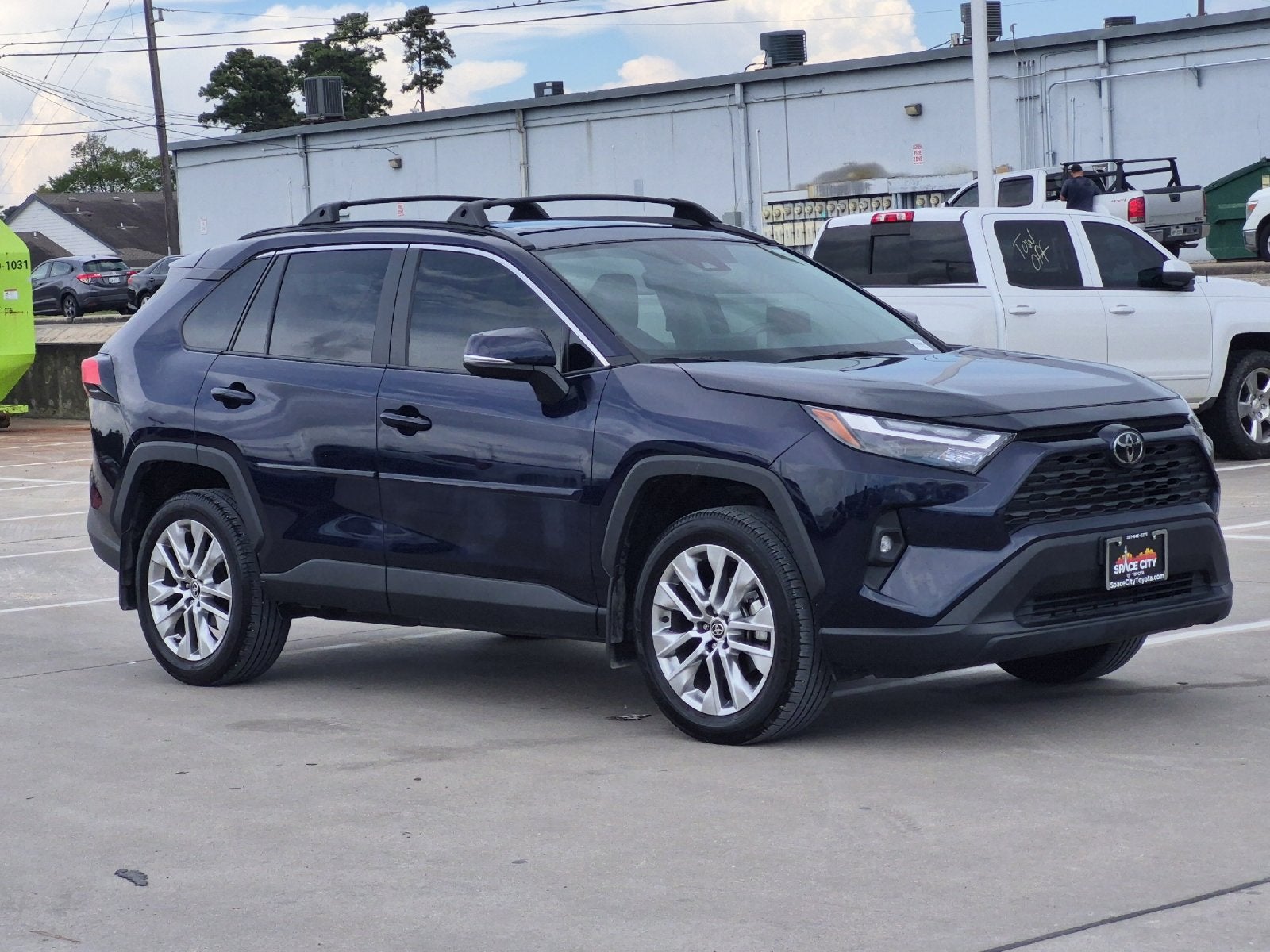 2025 Toyota RAV4 XLE Premium