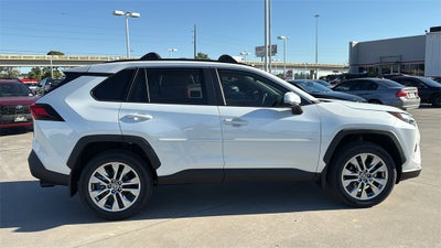 2025 Toyota RAV4 XLE Premium