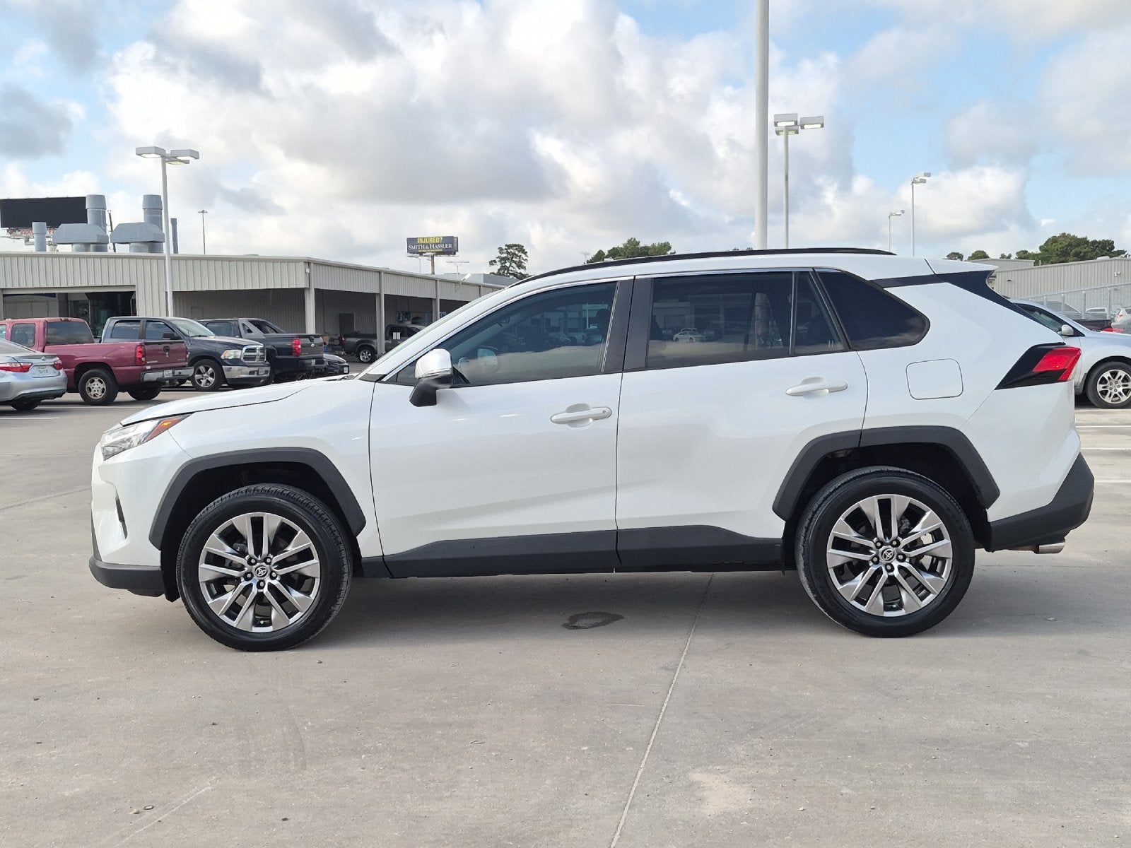 2023 Toyota RAV4 XLE Premium