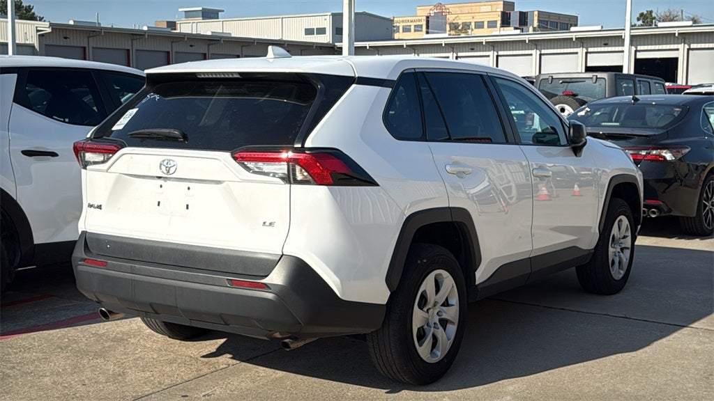 2024 Toyota RAV4 LE