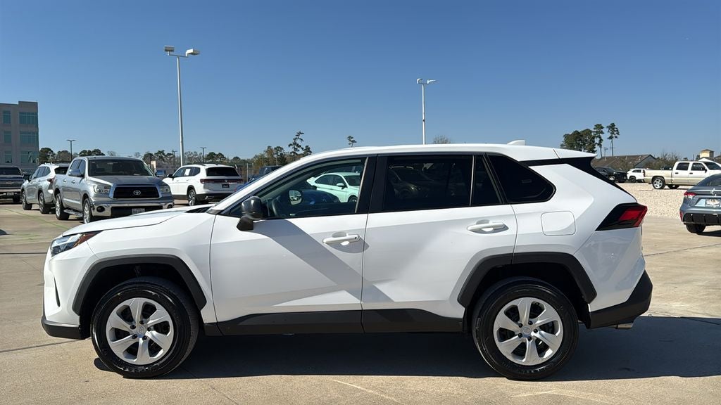 2024 Toyota RAV4 LE