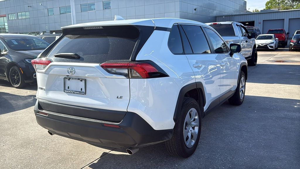 2024 Toyota RAV4 LE