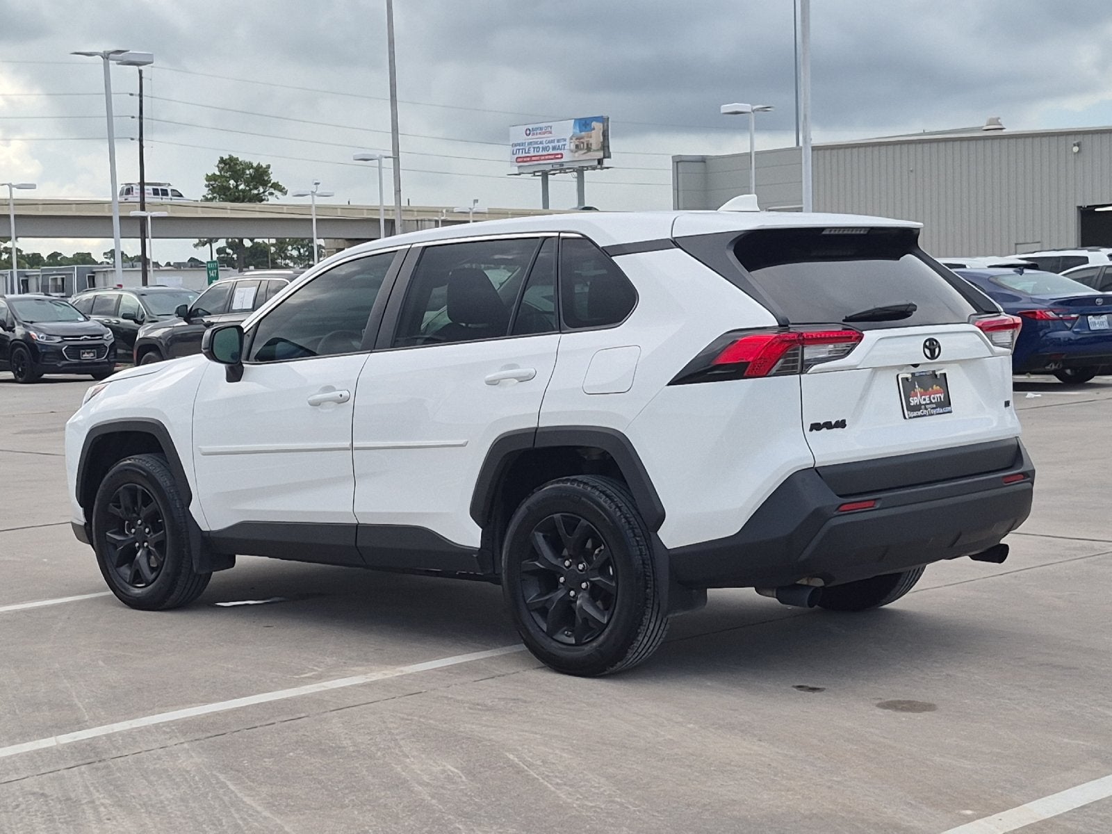 2024 Toyota RAV4 LE