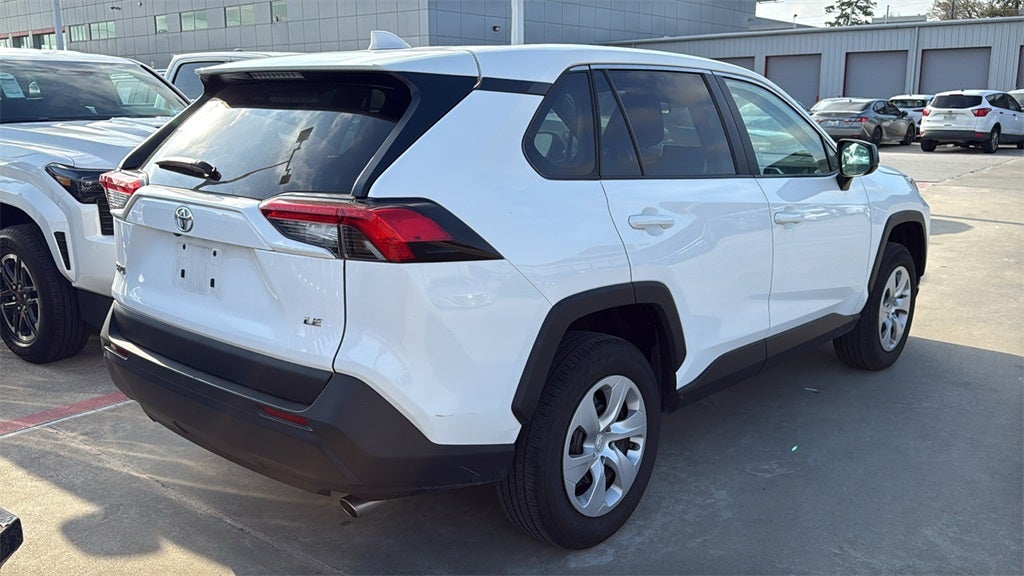 2025 Toyota RAV4 LE