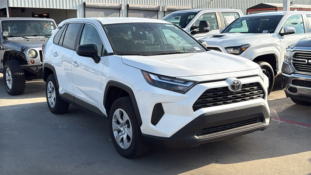 2025 Toyota RAV4 LE