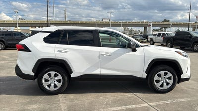 2025 Toyota RAV4 LE